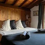 Maison Atypique Au Coeur De Notre Pinede