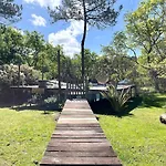 Maison Atypique Au Coeur De Notre Pinede بيت للعطل *