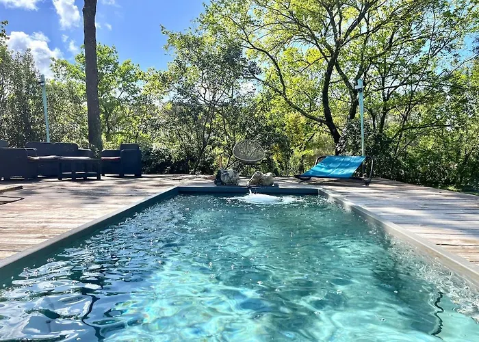 Maison Atypique Au Coeur De Notre Pinede